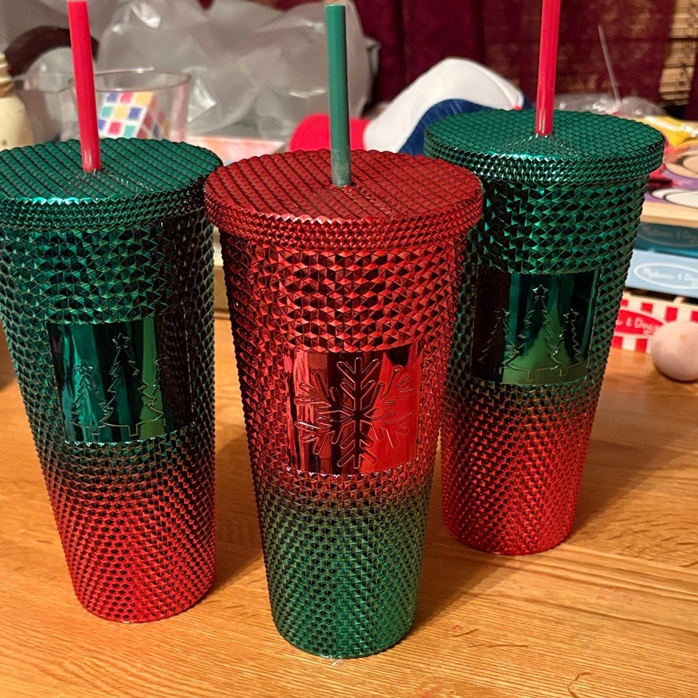 Holiday Style Red and Green Holiday Tumblers 23.5 oz